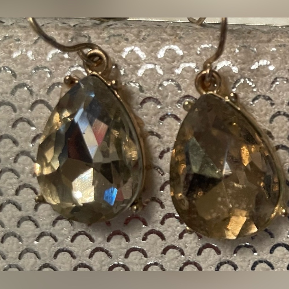 NWOT • Jewelled tear drop design, White Glass jewels, Light Topaz Colour